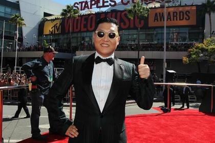 “Gangnam Style” нахустин наворе дар YouTube, ки беш аз ду миллиард тамошобин дорад