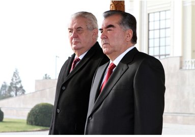 Президенти Чехия ба Раҳмон: “Дар муддати кӯтоҳ бар терроризм пирӯз шудед”