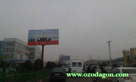 Буҳрон: Овезаҳои Душанбе “реклом” меҷӯянд (АКС)