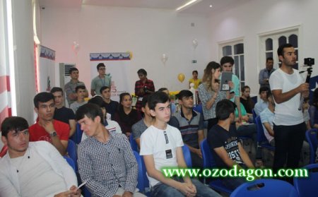 Душанбе: Мақоми аввали озмуни “Spelling Bee” насиб намояндаи Қазоқистон шуд (АКС)