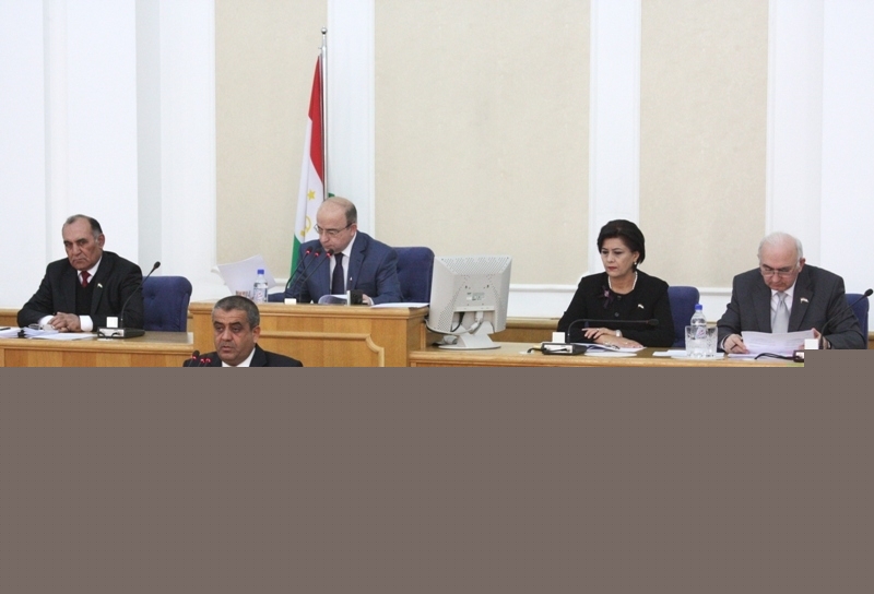 Парламент Қонун «Дар бораи таъмини нафақа»-ро ба баррасӣ гирифт 