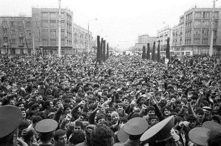 Баҳманмоҳи хунини соли 1990