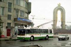 Раиси “Троллейбус”-и Душанбе ба вазир аз мушкилоташ гуфт