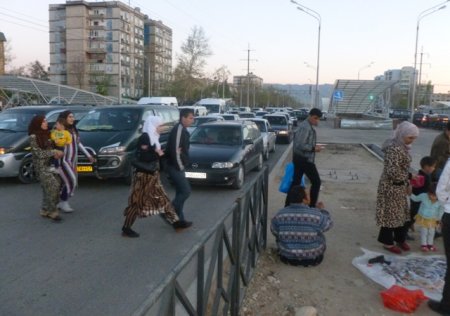 Комиссияи давлатӣ роҳи навбунёди ҳудуди “Саховат”-ро қабул накардааст (АКС)