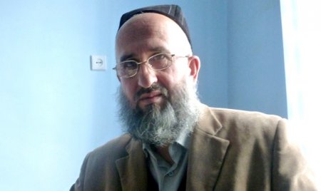 Ҷамолиддин Хомӯшӣ, як масъули шӯъбаи фатвои Маркази исломии Тоҷикистон