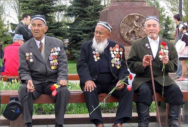 Тоҷикистон 9-уми майро бе паради ҳарбӣ таҷлил мекунад
