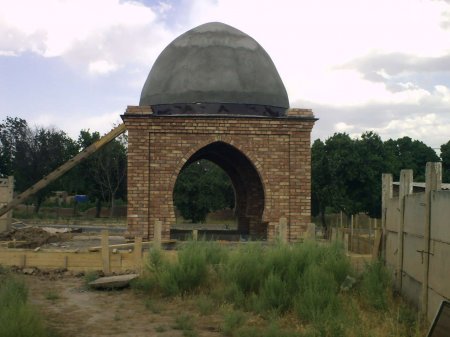 Бунёди мақбараи Домулло Муҳаммадии Қумсангирӣ (АКС)