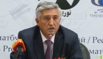 Асрорӣ: Сафари хориҷии сарояндаҳои тоҷик бояд назорат шавад