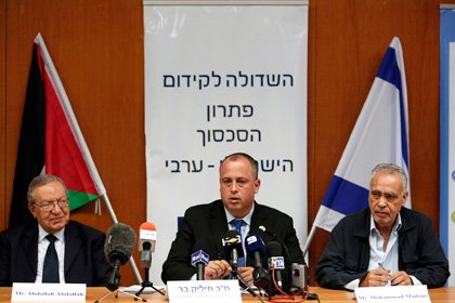 Парлумони Исроил билохира байрақи Фаластинро овезон кард