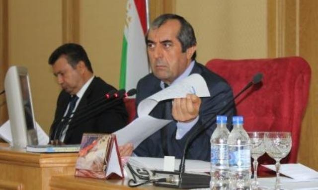 Убайдуллоев ба ҳимояти ТАЛКО алайҳи мақомоти узбак хест
