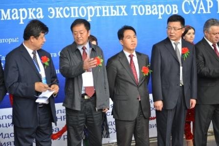 Тоҷири чинӣ: Тоҷикон молҳои арзону пастсифат мехоҳанд (АКС)
