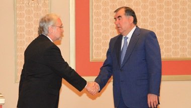 Даъвати Раҳмон аз БОР барои сармоягузории роҳи оҳан дар Тоҷикистон