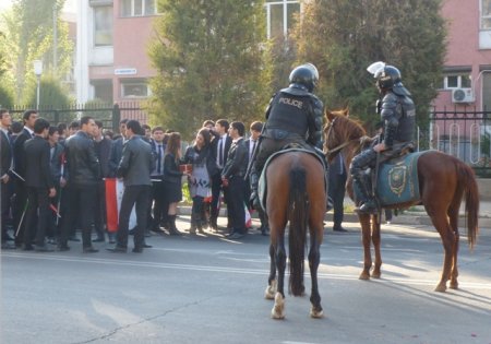 Савгандхӯрии Раҳмон ба рӯзи 21-умин солгарди Иҷлосияи 16-ум рост омад (АКС)