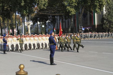 (АКС) Маросими савгандхӯрӣ аз дурбини аксбардорҳои президент