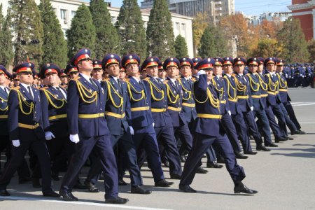 (АКС) Маросими савгандхӯрӣ аз дурбини аксбардорҳои президент