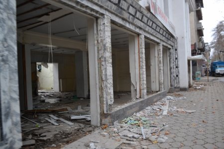 АКС: Вайрон кардани биноҳои қадимӣ дар маркази Душанбе