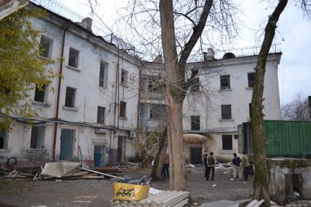 АКС: Вайрон кардани биноҳои қадимӣ дар маркази Душанбе