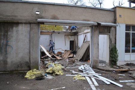 АКС: Вайрон кардани биноҳои қадимӣ дар маркази Душанбе