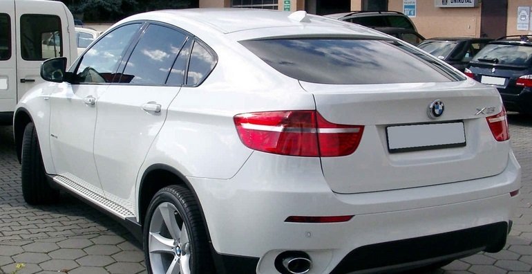 Ҷилавгирӣ аз интиқоли “BMW X6”-и дуздӣ ба Тоҷикистон