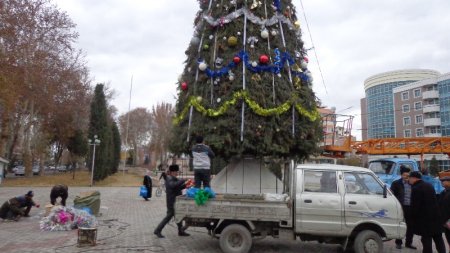 АКС: Омодагии Хуҷанд барои таҷлил аз Соли нави 2014