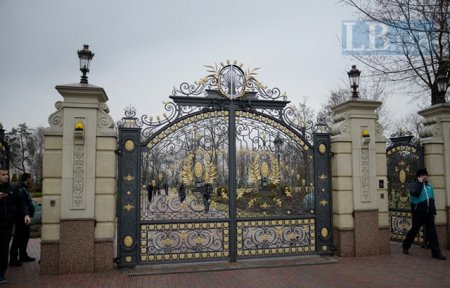 Ба макони “саёҳат” табдил шудани қароргоҳи замоне дастнораси Янукович (АКС)