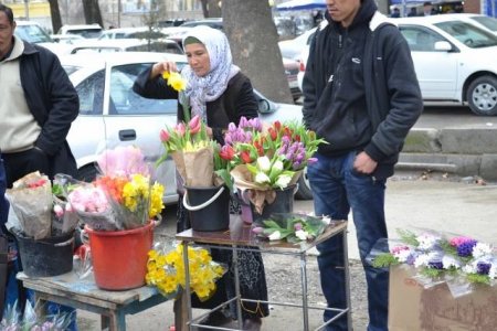 Истиқболу мухолифат ва “парвоз”-и нархҳо дар арафаи 8 март (АКСУ ВИДЕО)