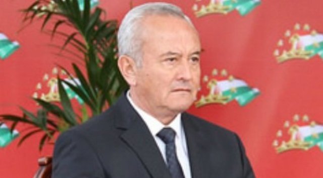 Супориши ғайриодии Қодирӣ дар бораи танӯру нон ва “ошпазӣ”