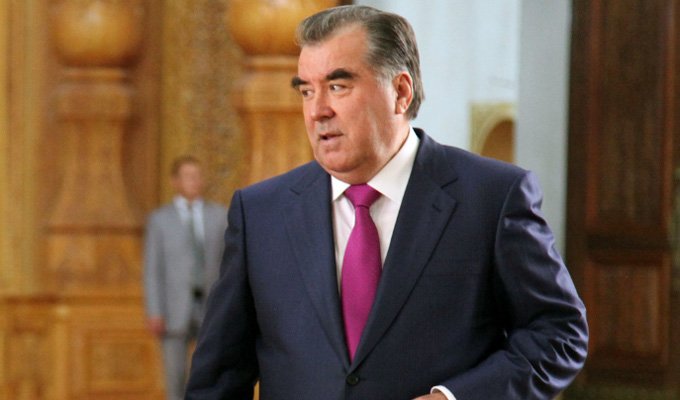 Дар баробари Эмомалӣ Раҳмон лидери дигареро мешиносед?