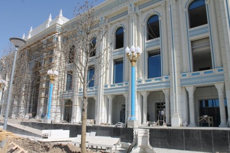 Маркази савдои 40 миллион долларӣ дар Душанбе (АКСУ ВИДЕО)