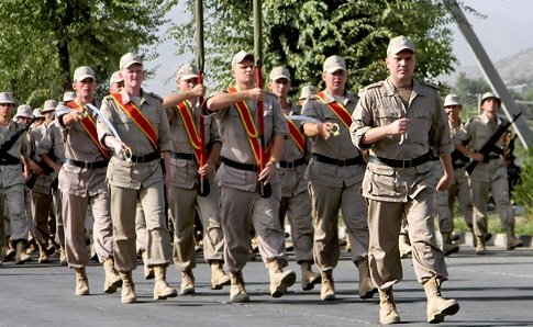 Боздошти ду сарбози пойгоҳи 201-и Русия ба гумони куштори “таксист”-и тоҷик