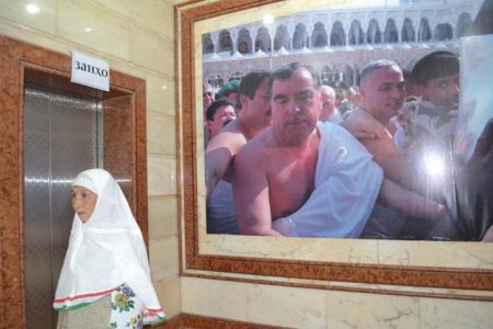 АКС: Хаймазаниҳо дар Арафот барои зоирони тоҷик