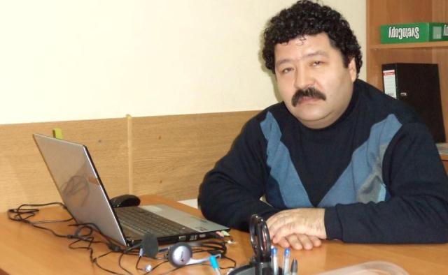 Шокирҷон Ҳакимов: Идораи давлат дар Тоҷикистон демократӣ нест