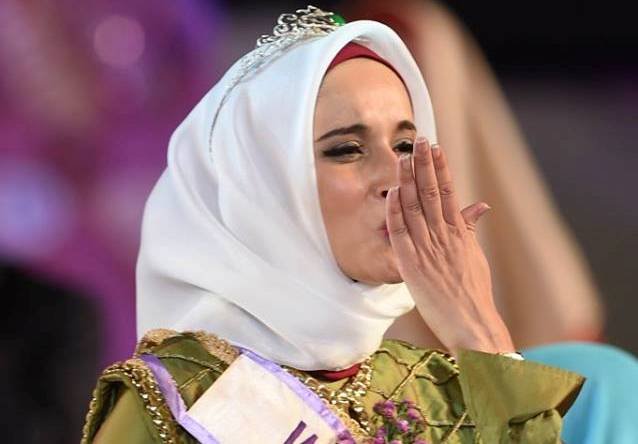 АКС: Фотима барандаи “Miss World Muslimah- 2014” шуд