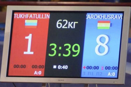 АКС: Медали нуқраи Хушқадам Хисравов дар Минск