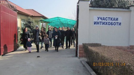 ВУХ: Тоҷикони муқими Бишкек дар раъйдиҳӣ фаъоланд (АКС)