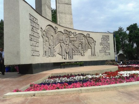 Абдураҳмон Қодирӣ ҶБВ-ро аз ҷангҳои фоҷиабортарини башарият гуфт (АКС)