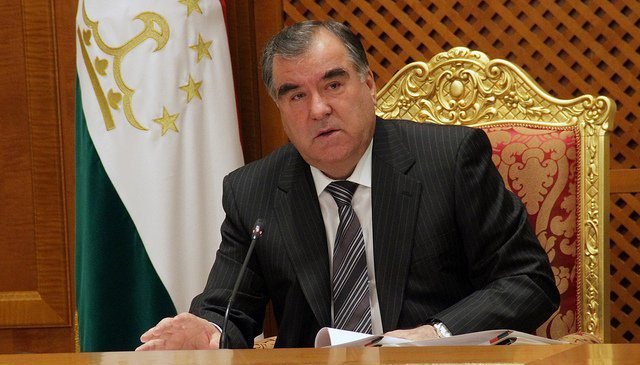 Кӯмак аз кисаи Президент ва супориш: 6 ноябр хонаҳои нав омода шаванд