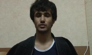 Шоҳидии муттаҳами дигари ҳамла ба кормандони комиссариат: Як мушт задам