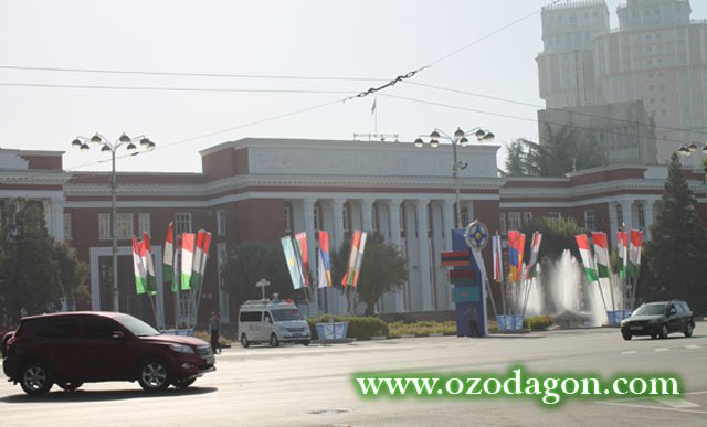 Вакилон таъсиси Ваколатдор оид ба ҳуқуқи кӯдакро ба баррасӣ гирифтанд