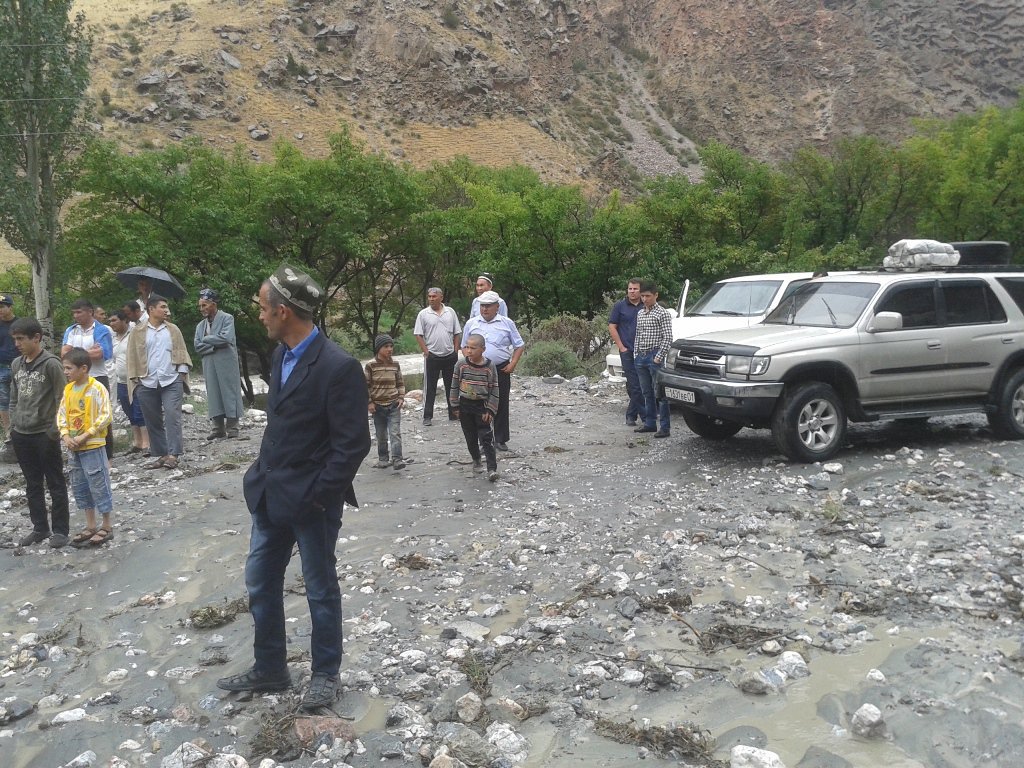Ҳалокати марди 27-сола бар асари сангрезӣ дар роҳи Душанбе-Чанноқ