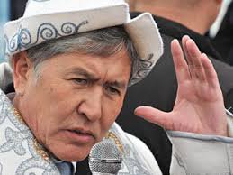 Нахустин таронаи Президенти Қирғизистон ба Интернет роҳ ёфт (ВИДЕО)