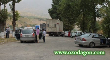 (АКС) Манъи ҳаракати мошинҳо дар шоҳроҳи Душанбе-Хуҷанд
