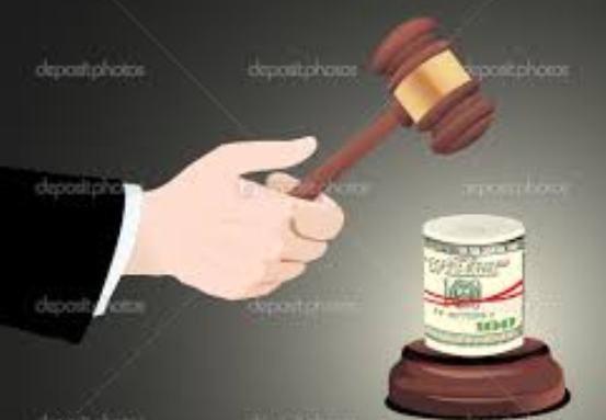 Ҷузъиёти боздошти раиси суд: 2 гирифтанӣ буду 50 дод, аммо халос нашуд