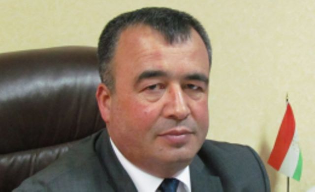 Вакилон ба вазири нақлиёт: Чаро нархи чиптаи ҳавопаймоҳо қимат аст?